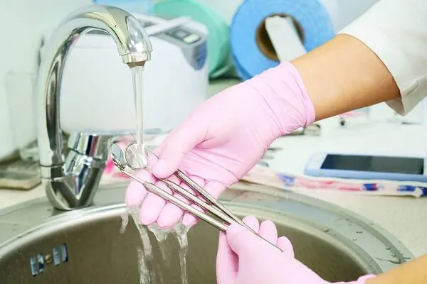 استریل کردن تجهیزات دندان‌پزشکی